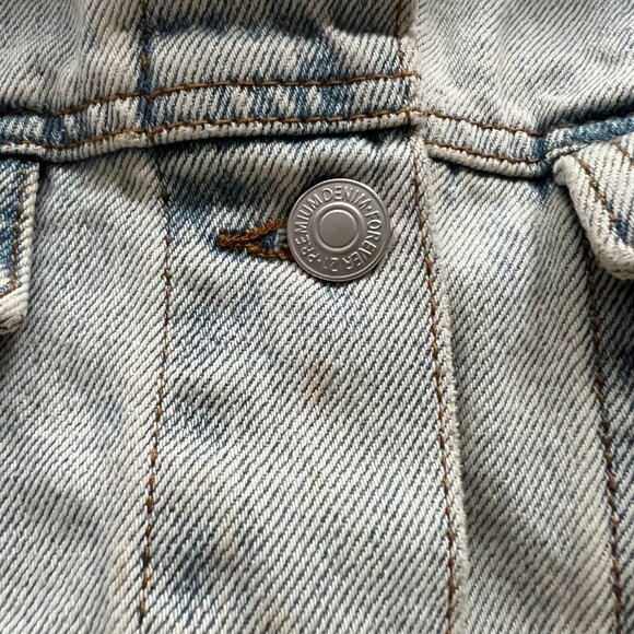 Barbie x Forever 21 denim jacket Medium distressed cropped floral painted - Picture 6 of 8